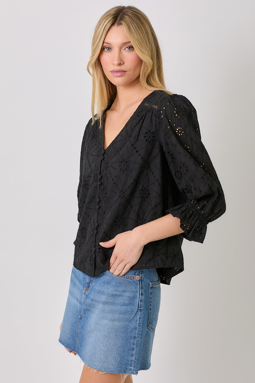 Eyelete Puff Sleeve Top [Black-60944]