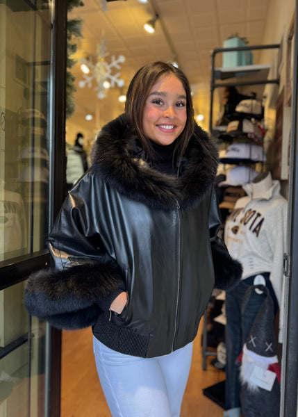 Short Fox Trimmed Jacket [Black-VTMK61]