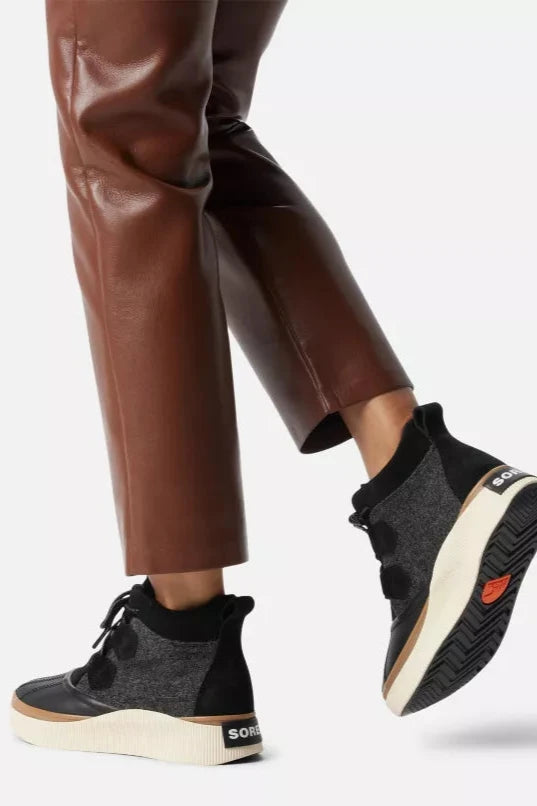 Sorel Out 'N About Plus Black 7 B (M)　並行輸入品 Sorel Women\u0027s Out \u0027N About Plus Waterproof Low-Top Sneakers