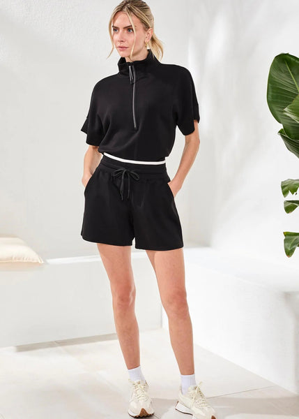Pull On Short W Contrast Detail [Black-2448O]