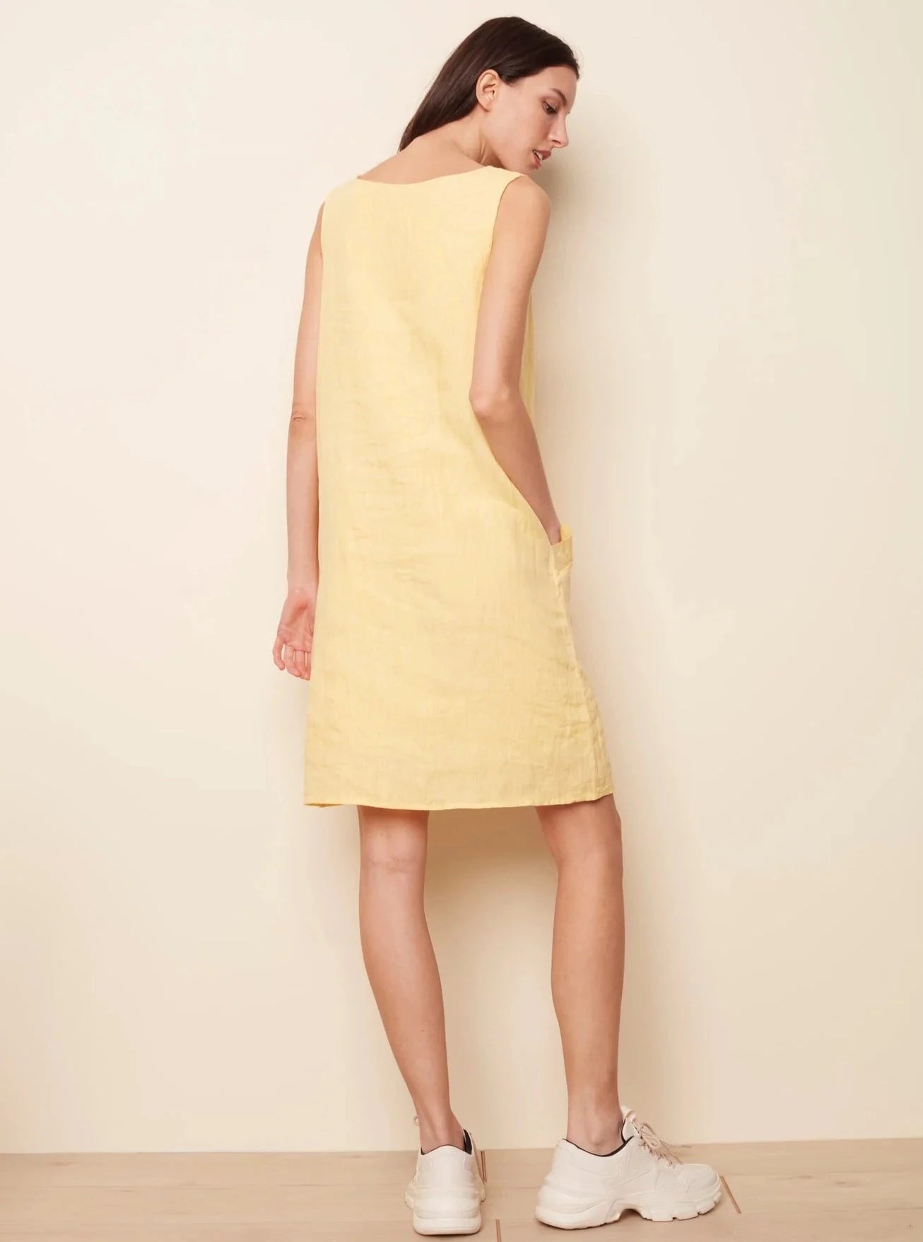 Sleeveless Solid Dress With V-Neck and Pockets [Pineapple-C3115]
